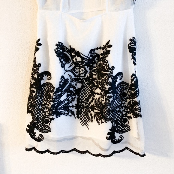 Foxiedox Embroidered Dress - Picture 6 of 6